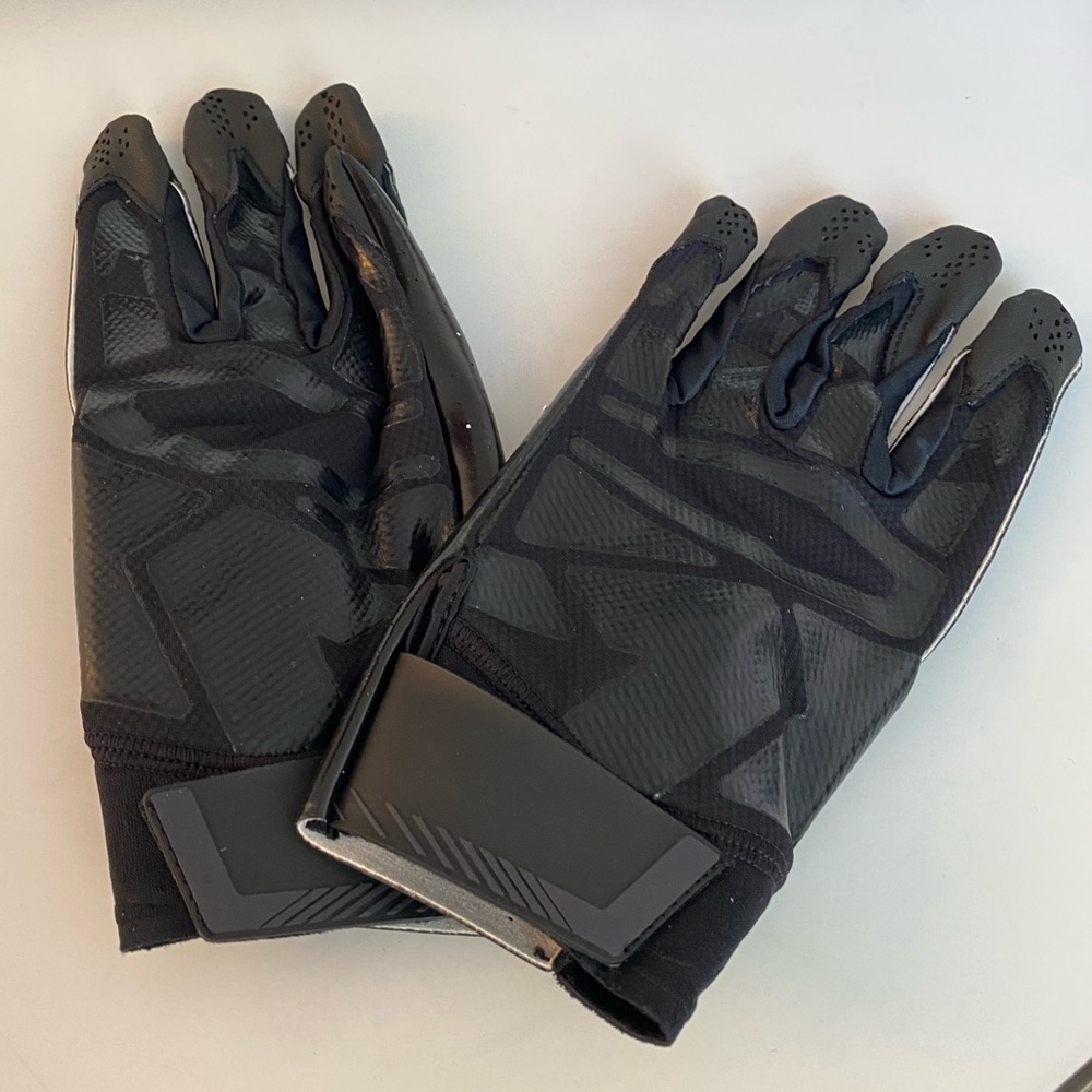 NWT Men's Black Cutters Football Gloves Size Large